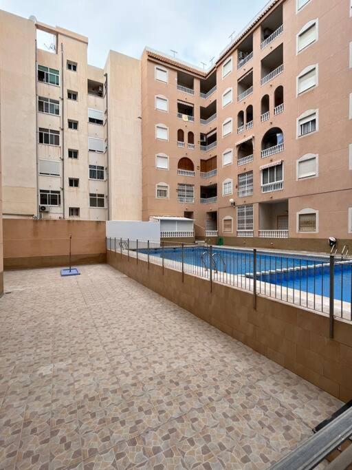 Cozy Apartment 5 Mins To Beach Torrevieja Extérieur photo